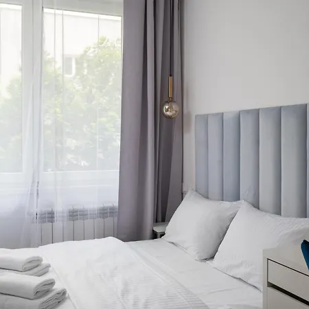 Parkland Deluxe * Warsaw